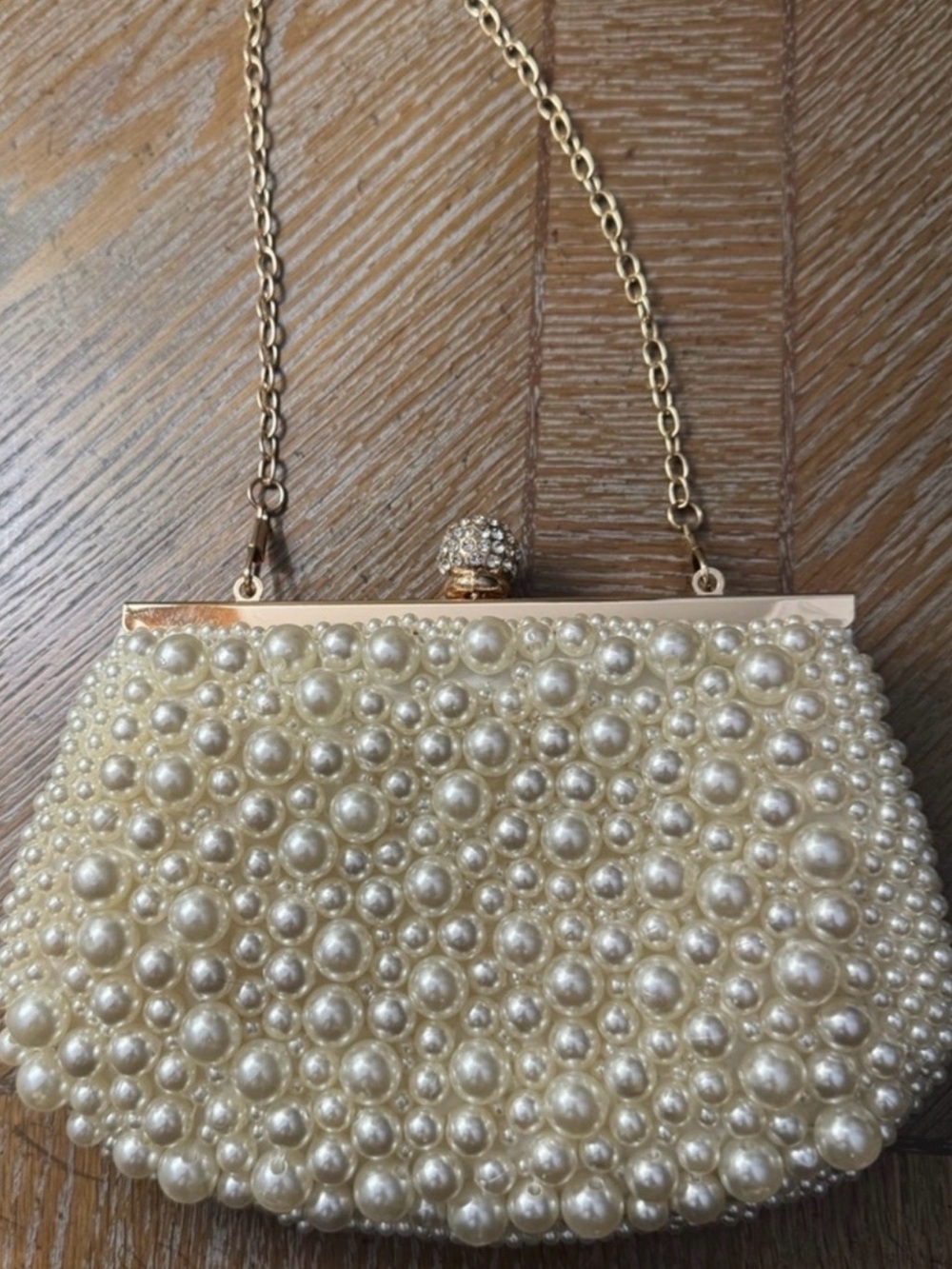Pearl-Embellished Ivory Evening Clutch with Gold Chain